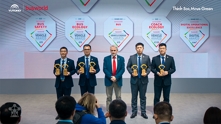 Yutong تطلق تقنية EV Long-Life في معرض Busworld Europe 2025، وتحرز سبع جوائز رئيسية