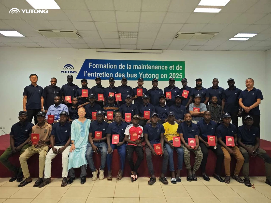 صائح تشغيل آمن لحافلات يوتونغ خلال موسم الحرارة والأمطار في إفريقيا