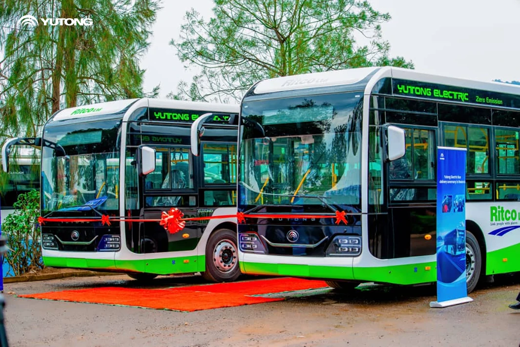 صائح تشغيل آمن لحافلات يوتونغ خلال موسم الحرارة والأمطار في إفريقيا