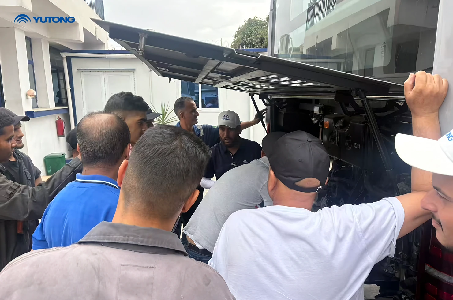 يوتونغ الجزائر: تزويد مؤسسات النقل الحضري والشبه حضري (ETUSA) بحافلات ZK6126HG و ZK6890HG عبر مختلف الولايات يوتونغ الجزائر: تزويد مؤسسات النقل الحضري والشبه حضري (ETUSA) بحافلات ZK6126HG و ZK6890HG عبر مختلف الولايات
